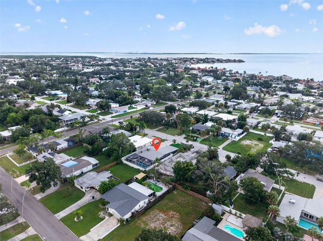 4018 HELENA STREET NE, St Petersburg, FL 33703