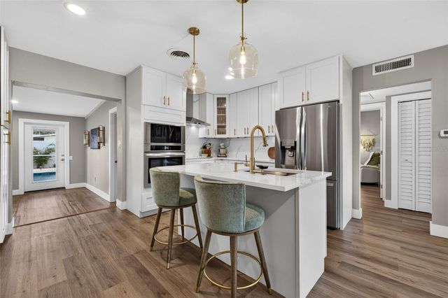4018 HELENA STREET NE, St Petersburg, FL 33703