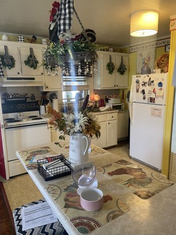 510 1st St, Lawrenceburg, TN 38464