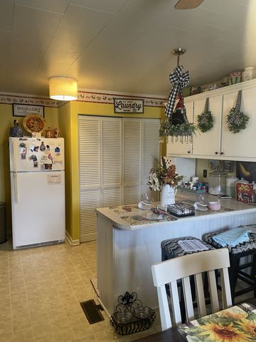 510 1st St, Lawrenceburg, TN 38464