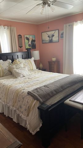 510 1st St, Lawrenceburg, TN 38464