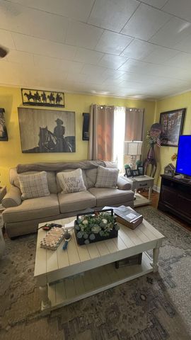 510 1st St, Lawrenceburg, TN 38464