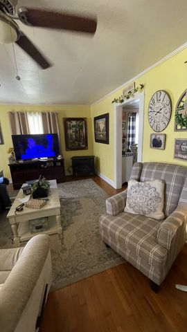 510 1st St, Lawrenceburg, TN 38464