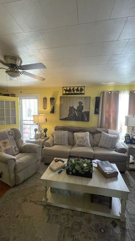 510 1st St, Lawrenceburg, TN 38464