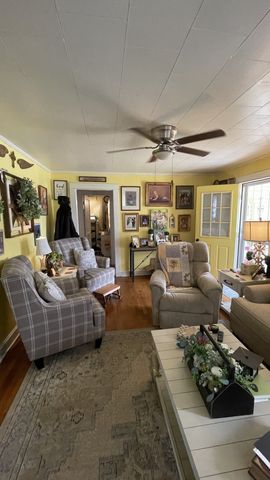 510 1st St, Lawrenceburg, TN 38464