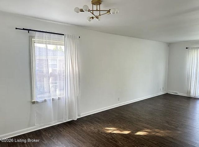 2513 Steeplechase Dr, Jeffersontown, KY 40299