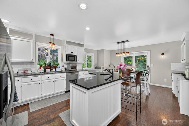 6898 Golf View Drive, Lynden, WA 98264