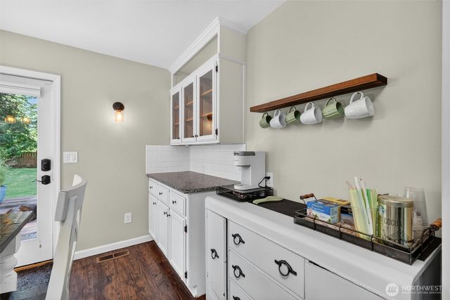 6898 Golf View Drive, Lynden, WA 98264