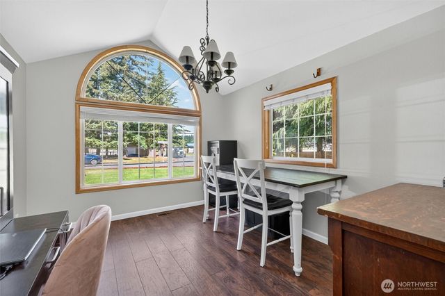 6898 Golf View Drive, Lynden, WA 98264