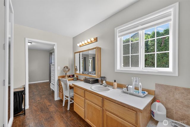 6898 Golf View Drive, Lynden, WA 98264