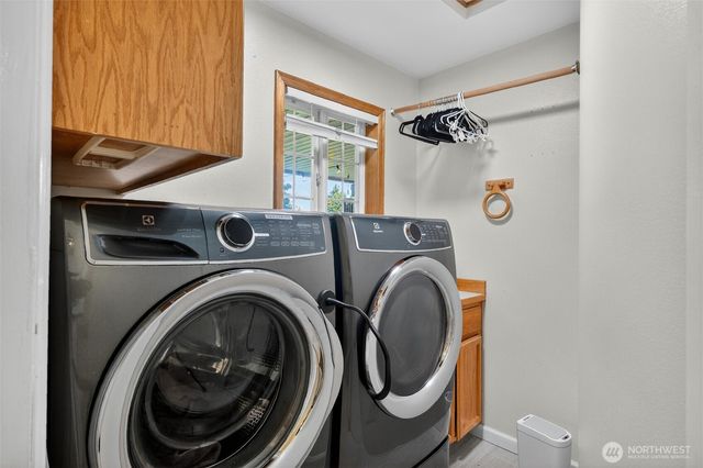 6898 Golf View Drive, Lynden, WA 98264