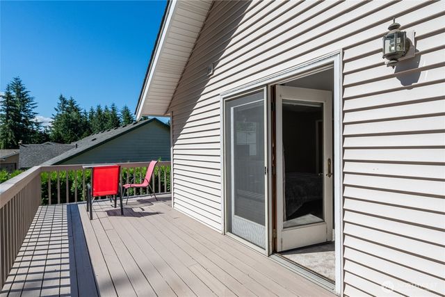 6898 Golf View Drive, Lynden, WA 98264