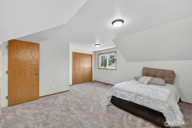 6898 Golf View Drive, Lynden, WA 98264