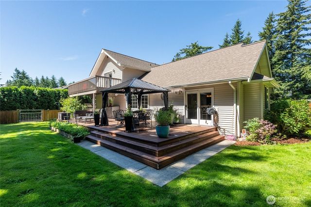 6898 Golf View Drive, Lynden, WA 98264