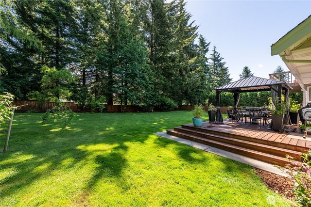 6898 Golf View Drive, Lynden, WA 98264