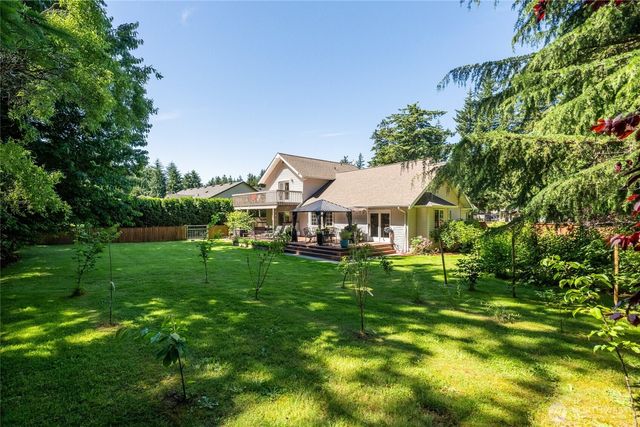 6898 Golf View Drive, Lynden, WA 98264