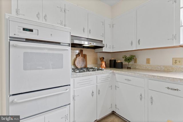 2010 WASHINGTON AVE, Fredericksburg, VA 22401