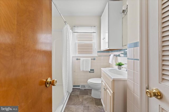 2010 WASHINGTON AVE, Fredericksburg, VA 22401