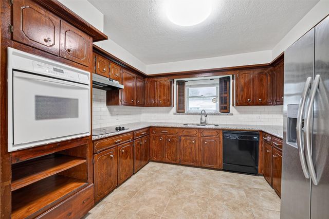 10715 Sagewind Drive, Houston, TX 77089