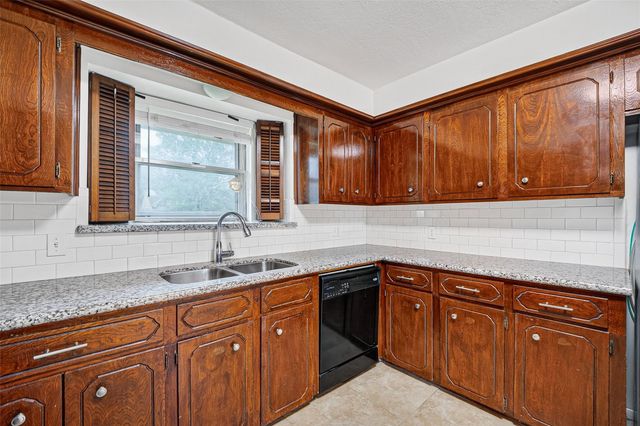 10715 Sagewind Drive, Houston, TX 77089
