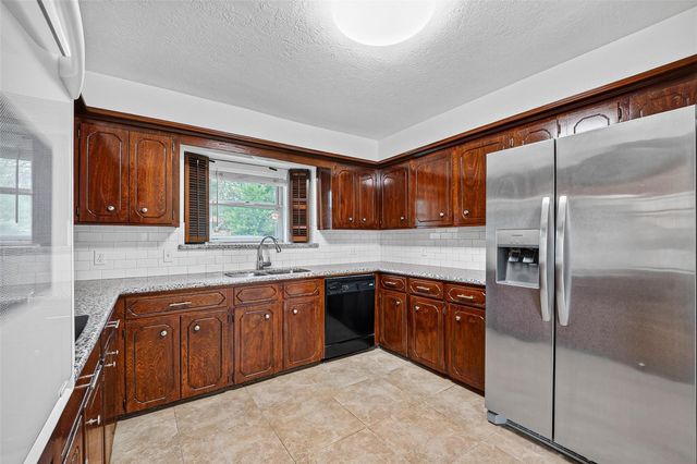 10715 Sagewind Drive, Houston, TX 77089