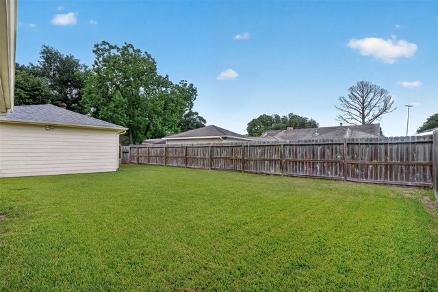 10715 Sagewind Drive, Houston, TX 77089