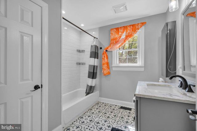 198 JARVIS RD, Sicklerville, NJ 08081