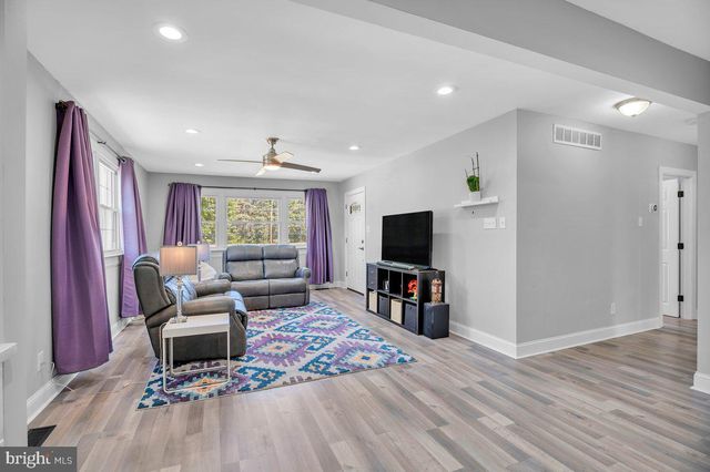198 JARVIS RD, Sicklerville, NJ 08081