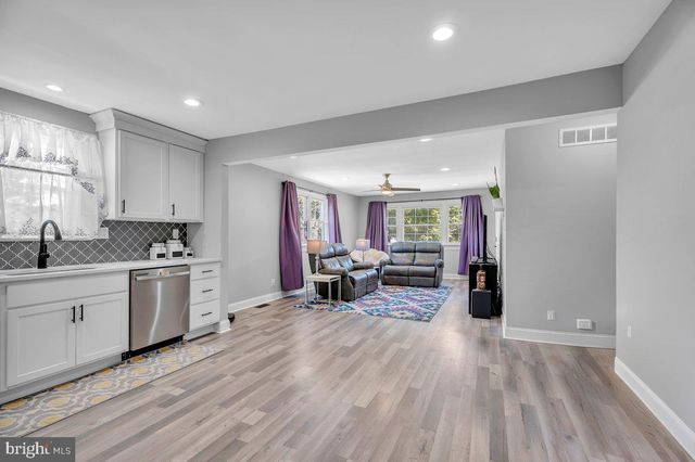 198 JARVIS RD, Sicklerville, NJ 08081
