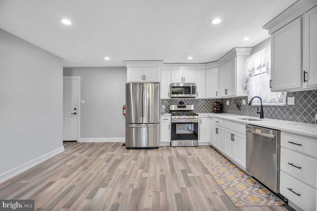 198 JARVIS RD, Sicklerville, NJ 08081