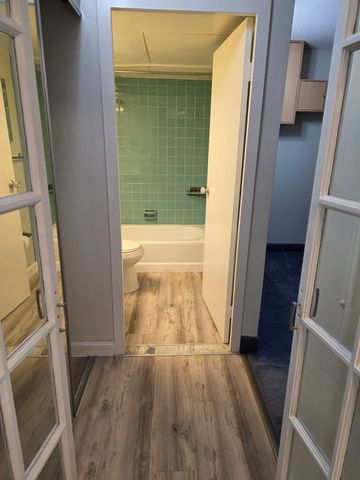 70 Southbridge St 811, Worcester, MA 01608