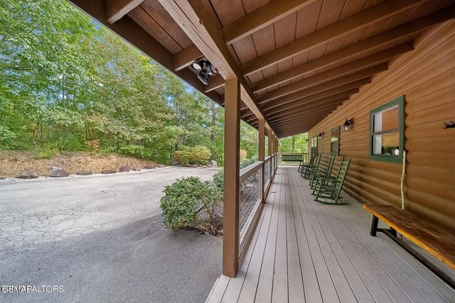 859 Pinnacle Vista Road, Gatlinburg, TN 37738