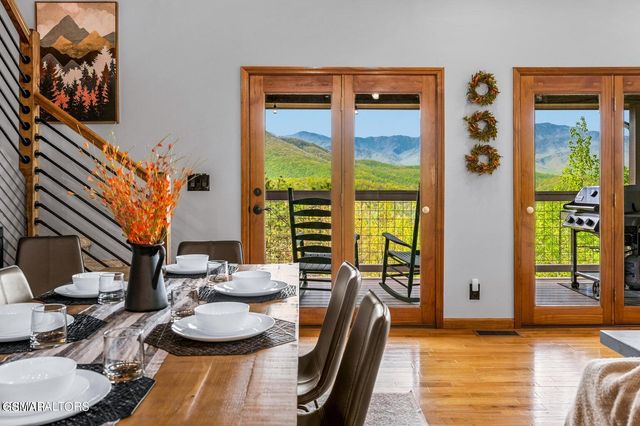 859 Pinnacle Vista Road, Gatlinburg, TN 37738