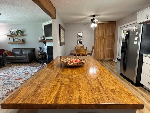 1115 N 9th Avenue E, Newton, IA 50208