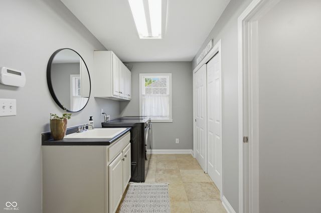 5521 Turkey Foot Road, Zionsville, IN 46077