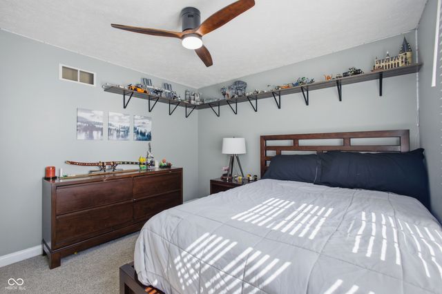 5521 Turkey Foot Road, Zionsville, IN 46077