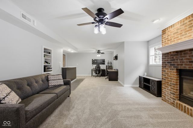 5521 Turkey Foot Road, Zionsville, IN 46077