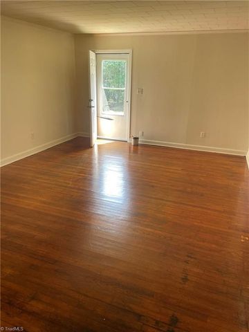 2715 Central Avenue, High Point, NC 27260