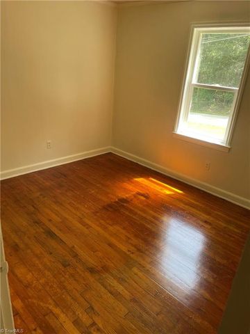 2715 Central Avenue, High Point, NC 27260