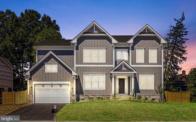 8902 HIGDON DR, Vienna, VA 22182