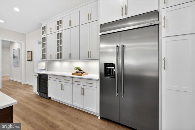 8902 HIGDON DR, Vienna, VA 22182