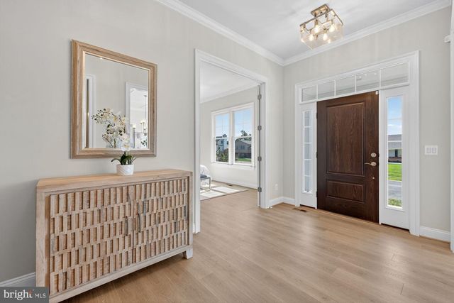 8902 HIGDON DR, Vienna, VA 22182