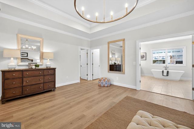 8902 HIGDON DR, Vienna, VA 22182