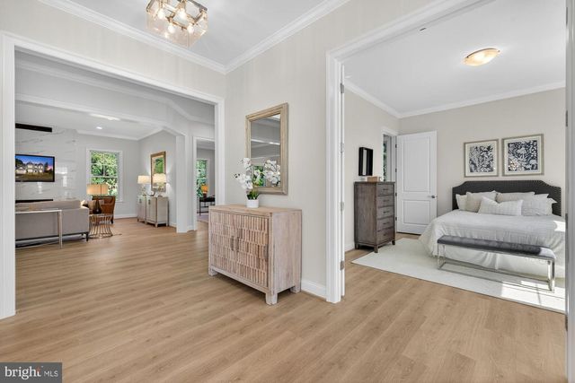 8902 HIGDON DR, Vienna, VA 22182