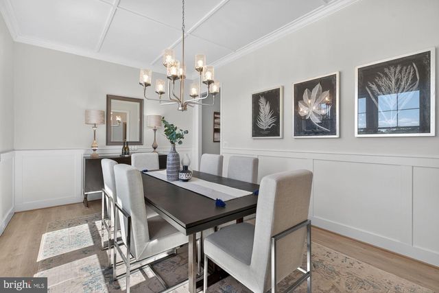 8902 HIGDON DR, Vienna, VA 22182