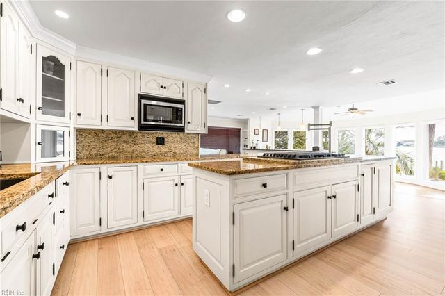 2001 English Cedar CIR, Virginia Beach, VA 23451