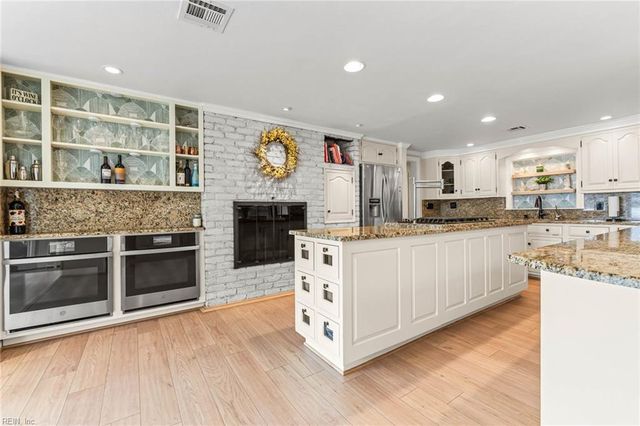 2001 English Cedar CIR, Virginia Beach, VA 23451