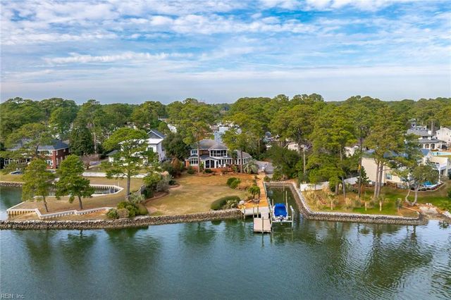 2001 English Cedar CIR, Virginia Beach, VA 23451