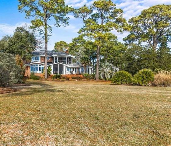 2001 English Cedar CIR, Virginia Beach, VA 23451