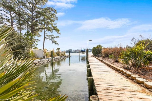 2001 English Cedar CIR, Virginia Beach, VA 23451